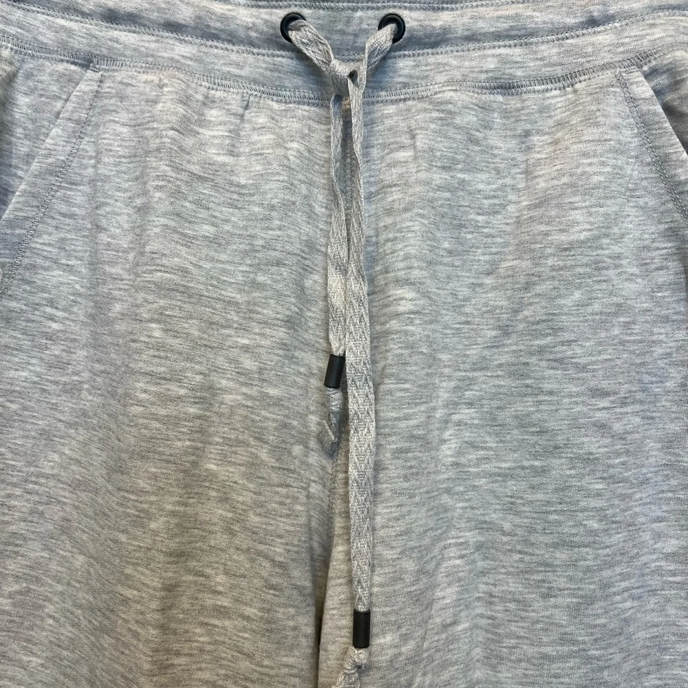 NWT Lou & Grey joggers heather gray size medium super soft lounge wear - Picture 3 of 6